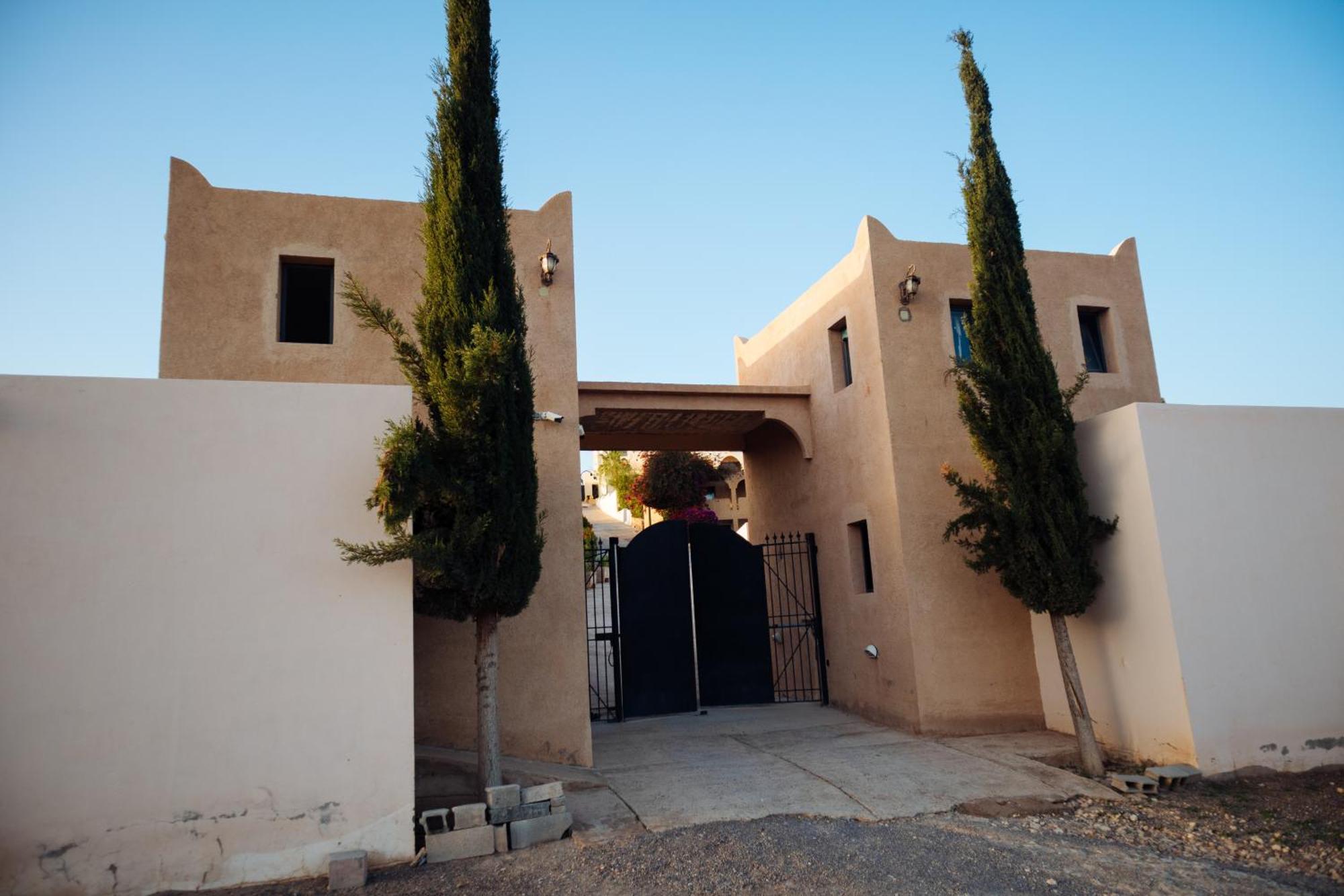 Argan Oasis Studio, Poolside Retreat Near Taghazout Apartment *